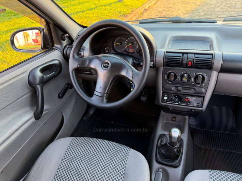 CLASSIC 1.0 MPFI 8V GASOLINA 4P MANUAL - 2010 - CASCA
