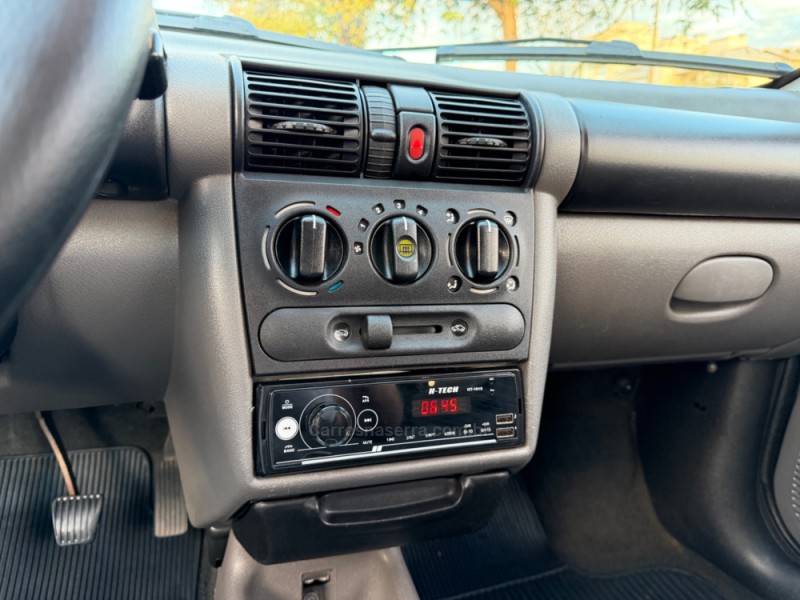 CLASSIC 1.0 MPFI 8V GASOLINA 4P MANUAL - 2010 - CASCA