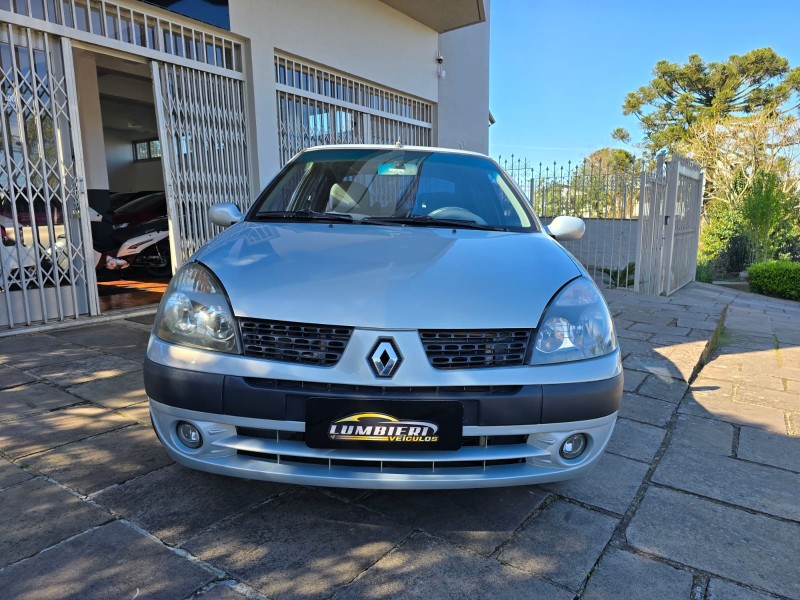 CLIO 1.6 PRIVILÉGE SEDAN 16V FLEX 4P MANUAL - 2003 - FARROUPILHA