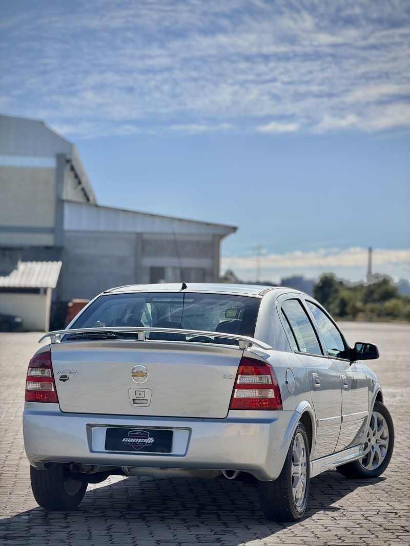 ASTRA 2.0 MPFI ADVANTAGE SEDAN 8V FLEX 4P MANUAL - 2011 - ANTôNIO PRADO