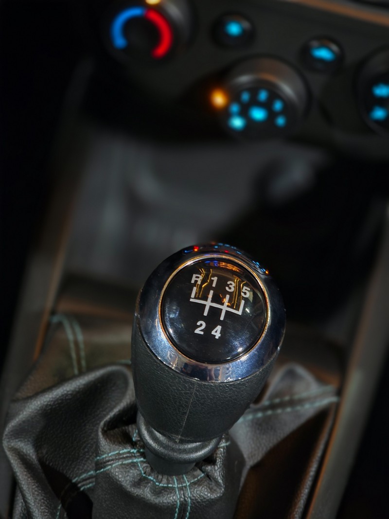 ONIX 1.0 MPFI LS 8V FLEX 4P MANUAL - 2015 - CAXIAS DO SUL