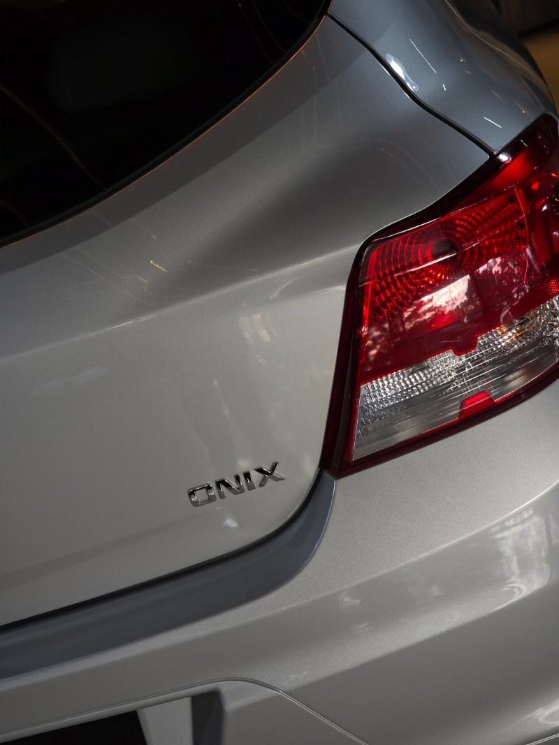 ONIX 1.0 MPFI LS 8V FLEX 4P MANUAL - 2015 - CAXIAS DO SUL