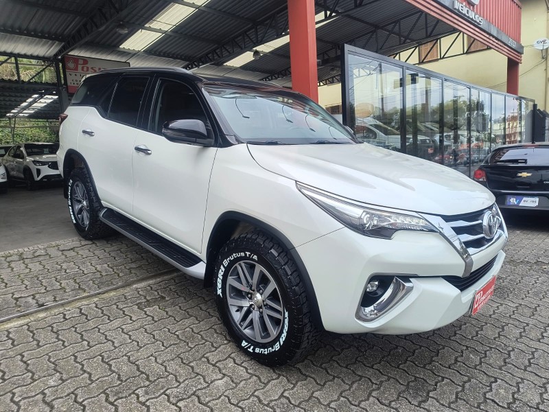 hilux sw4 2.8 srx 4x4 7 lugares 16v turbo intercooler diesel 4p automatico 2018 caxias do sul