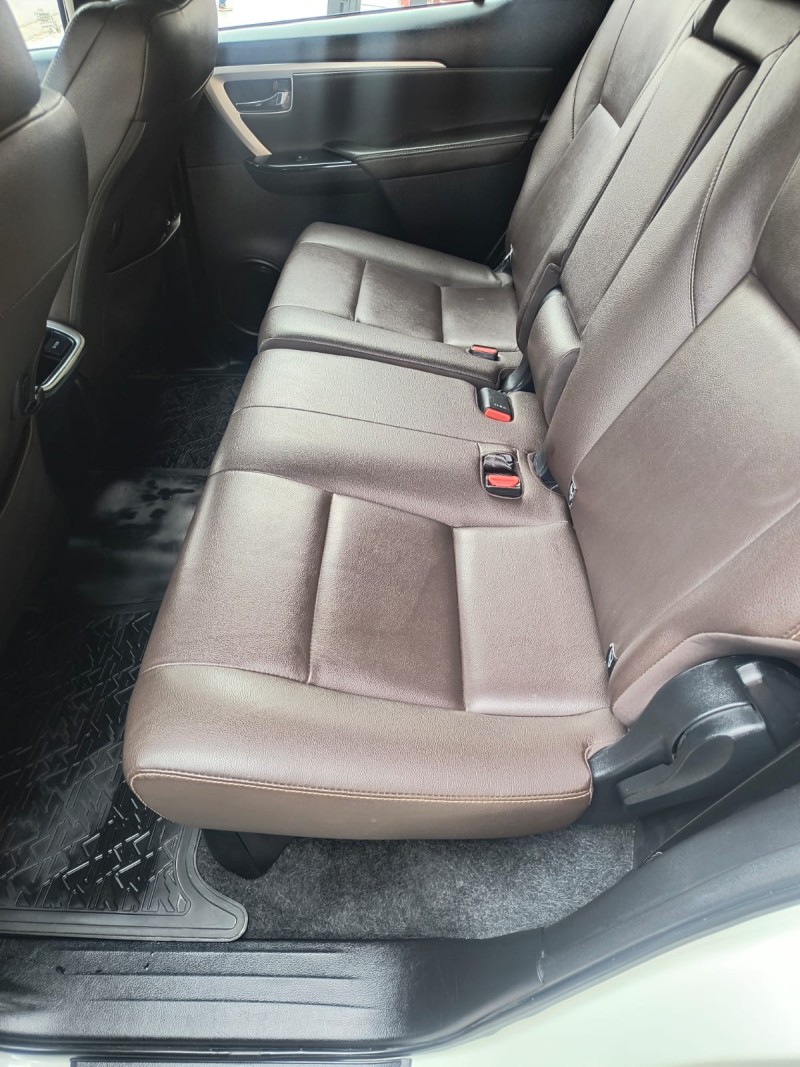 HILUX SW4 2.8 SRX 4X4 7 LUGARES 16V TURBO INTERCOOLER DIESEL 4P AUTOMÁTICO - 2018 - CAXIAS DO SUL