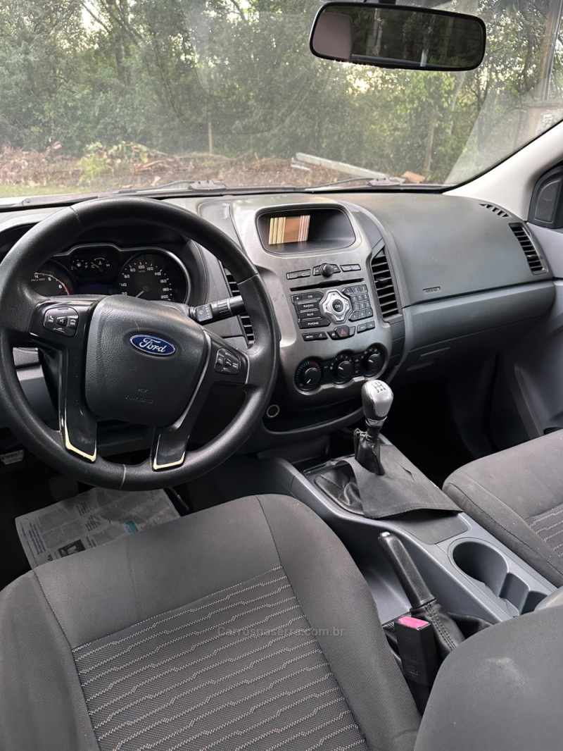 RANGER 2.5 SUPER CAB 4X2 CE 16V GASOLINA 4P MANUAL - 2015 - IVOTI