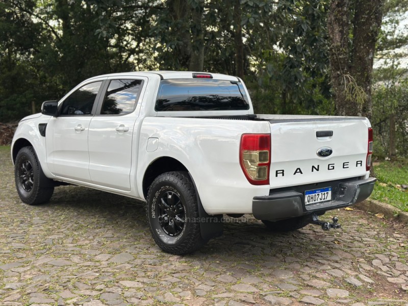 RANGER 2.5 SUPER CAB 4X2 CE 16V GASOLINA 4P MANUAL - 2015 - IVOTI