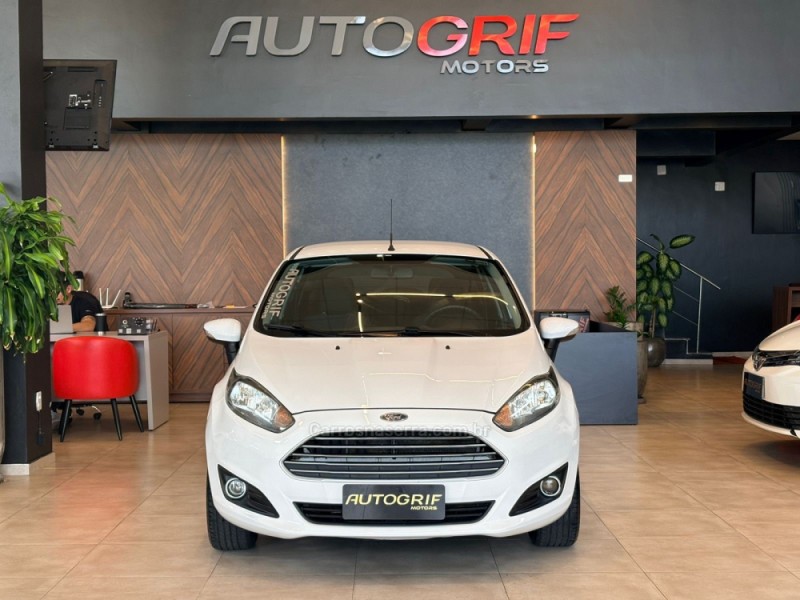 FIESTA 1.6 SEL HATCH 16V FLEX 4P MANUAL - 2017 - CAMPO BOM