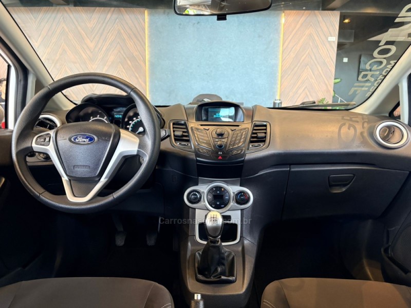 FIESTA 1.6 SEL HATCH 16V FLEX 4P MANUAL - 2017 - CAMPO BOM