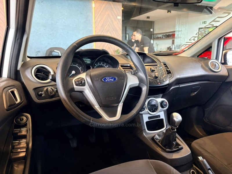 FIESTA 1.6 SEL HATCH 16V FLEX 4P MANUAL - 2017 - CAMPO BOM