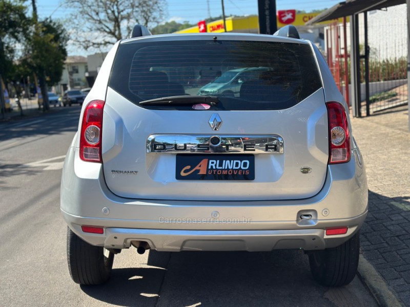 DUSTER 1.6 DYNAMIQUE 4X2 16V FLEX 4P MANUAL - 2013 - PAROBé