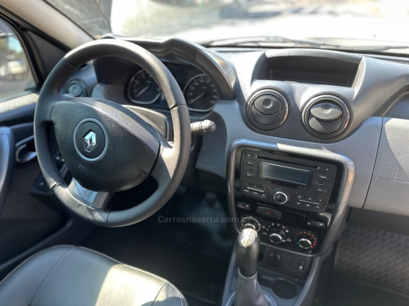 DUSTER 1.6 DYNAMIQUE 4X2 16V FLEX 4P MANUAL - 2013 - PAROBé