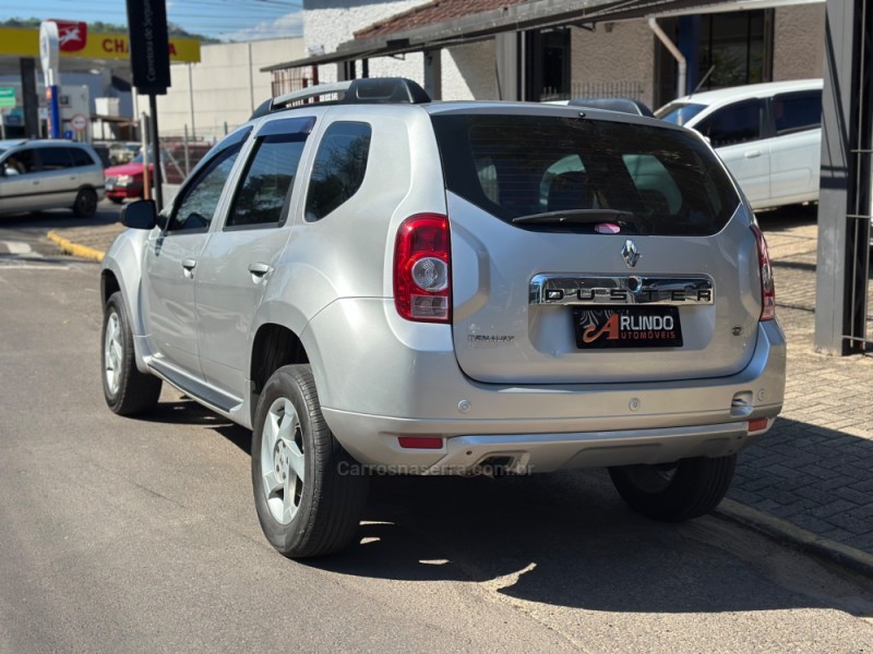 DUSTER 1.6 DYNAMIQUE 4X2 16V FLEX 4P MANUAL - 2013 - PAROBé