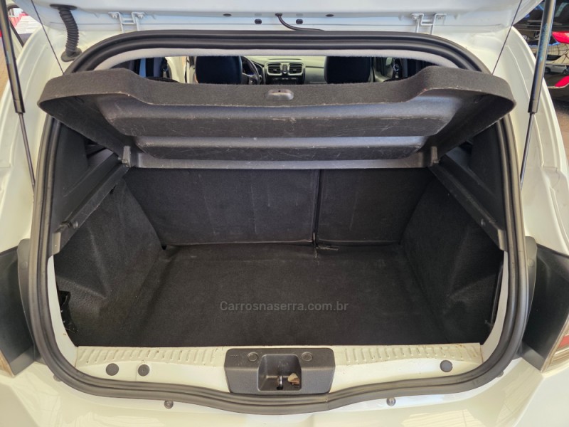 SANDERO 1.6 STEPWAY 8V FLEX 4P MANUAL - 2015 - SAPIRANGA