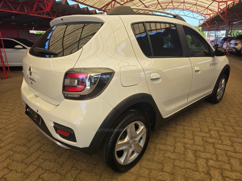 SANDERO 1.6 STEPWAY 8V FLEX 4P MANUAL - 2015 - SAPIRANGA