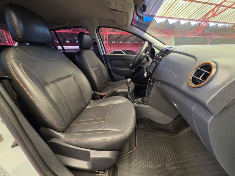 SANDERO 1.6 STEPWAY 8V FLEX 4P MANUAL - 2015 - SAPIRANGA