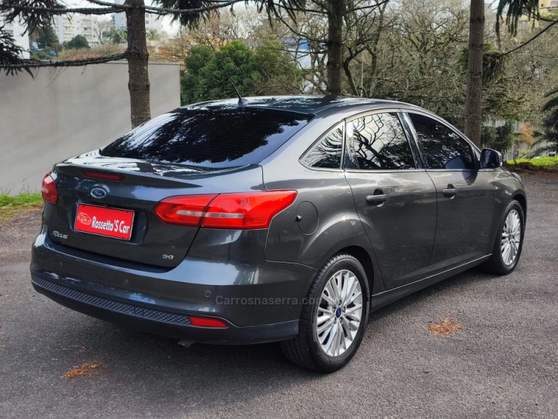 FOCUS 2.0 SE PLUS SEDAN 16V FLEX 4P AUTOMÁTICO - 2017 - FARROUPILHA