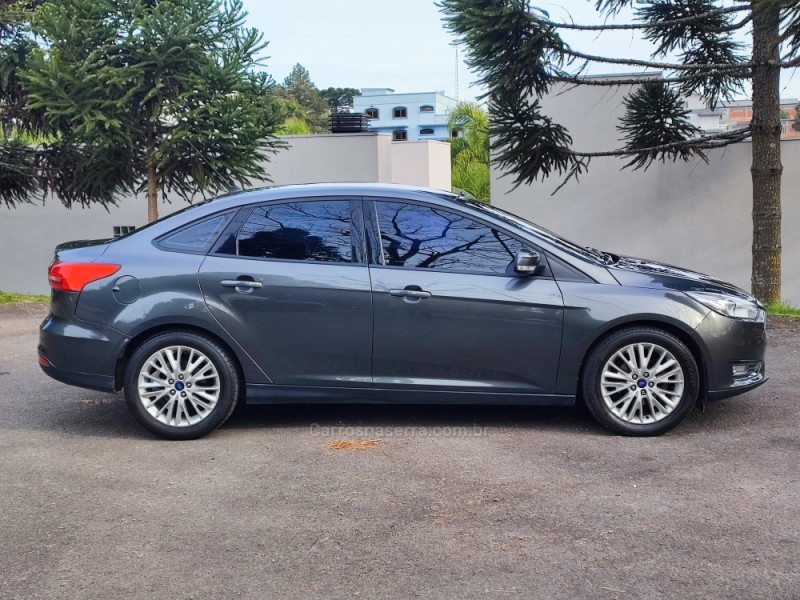 FOCUS 2.0 SE PLUS SEDAN 16V FLEX 4P AUTOMÁTICO - 2017 - FARROUPILHA