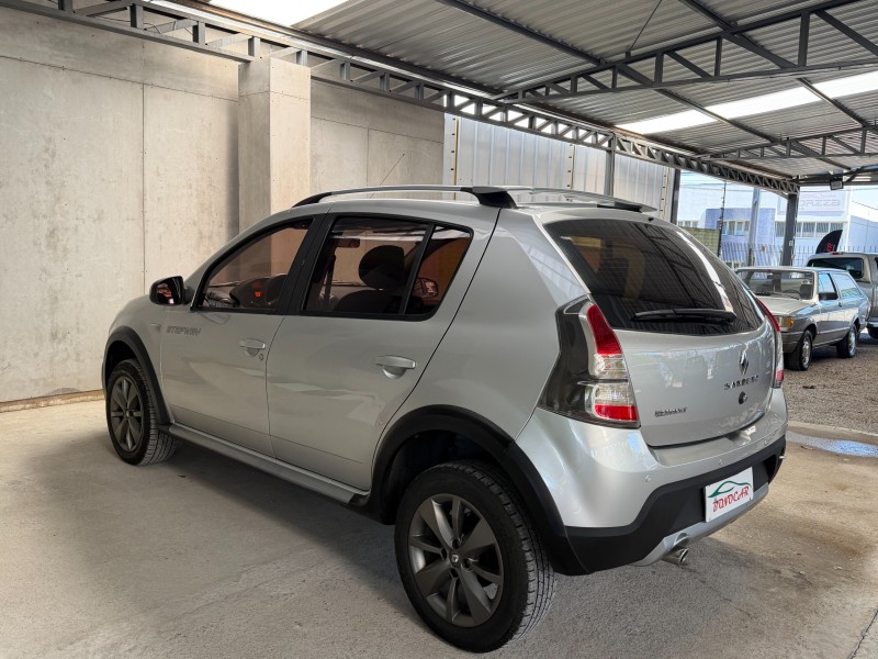 SANDERO 1.6 STEPWAY 16V FLEX 4P AUTOMÁTICO - 2013 - CAXIAS DO SUL
