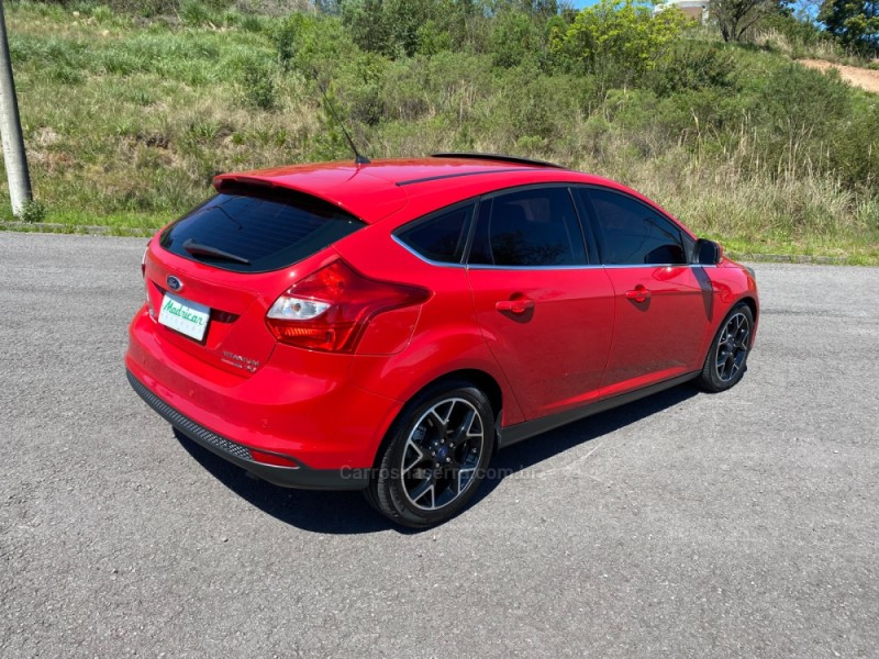 FOCUS 2.0 TITANIUM PLUS HATCH 16V FLEX 4P AUTO - 2014 - FLORES DA CUNHA