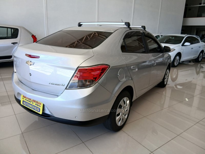 PRISMA 1.4 MPFI LT 8V FLEX 4P MANUAL - 2015 - NOVA PETRóPOLIS