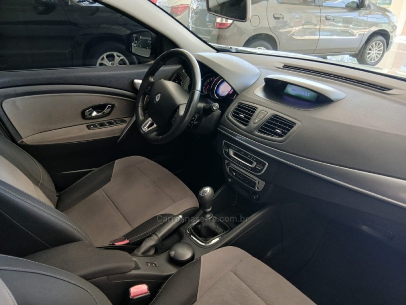 FLUENCE 2.0 DYNAMIQUE 16V FLEX 4P MANUAL - 2015 - NOVA PETRóPOLIS