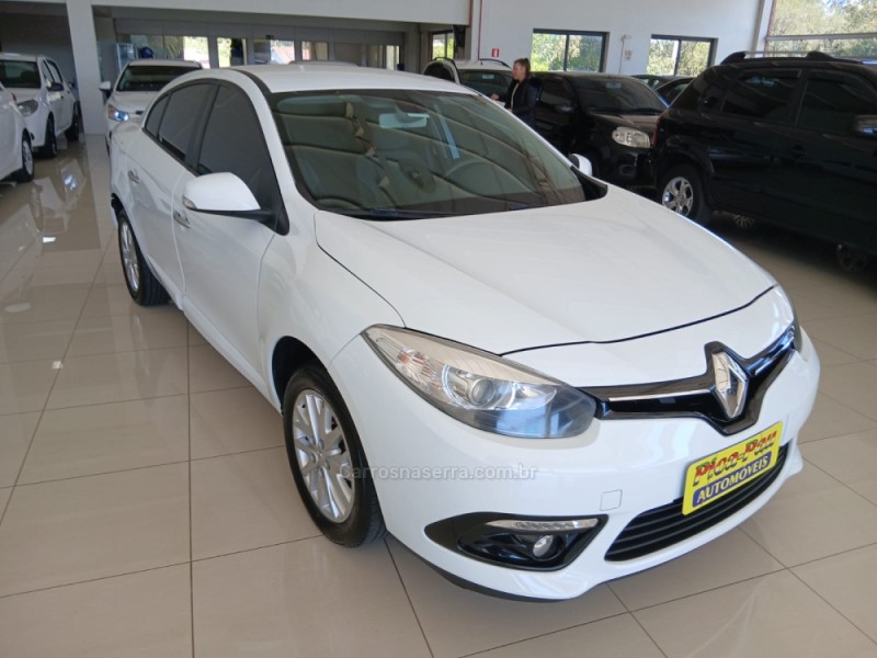 FLUENCE 2.0 DYNAMIQUE 16V FLEX 4P MANUAL - 2015 - NOVA PETRóPOLIS