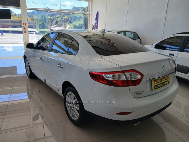 FLUENCE 2.0 DYNAMIQUE 16V FLEX 4P MANUAL - 2015 - NOVA PETRóPOLIS