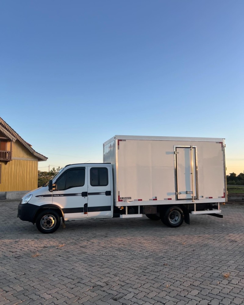 daily truck 70c17 cd 2015 antonio prado