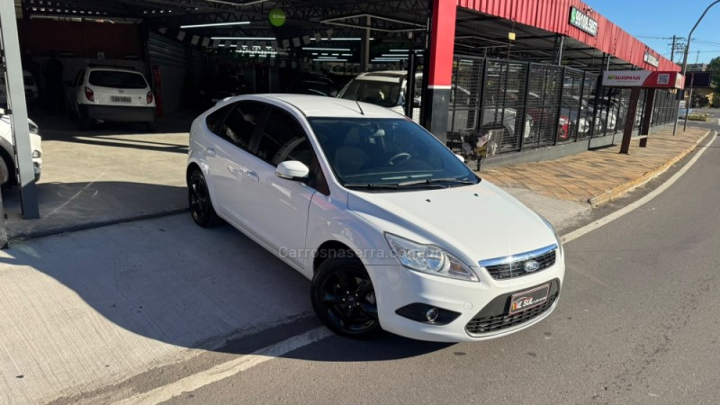 focus 1.6 8v flex 4p manual 2013 caxias do sul