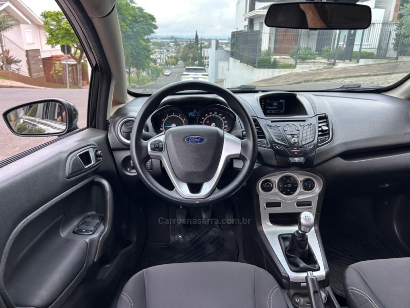 FIESTA 1.6 MPI SEDAN 8V FLEX 4P MANUAL - 2016 - VENâNCIO AIRES