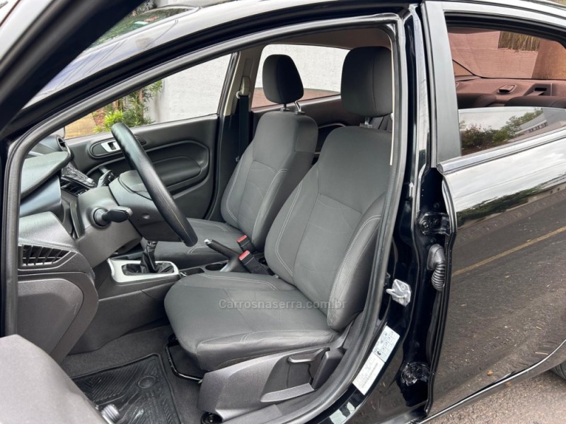 FIESTA 1.6 MPI SEDAN 8V FLEX 4P MANUAL - 2016 - VENâNCIO AIRES