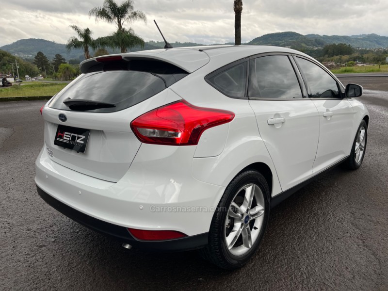 FOCUS 1.6 SE 8V FLEX 4P MANUAL - 2018 - BOM PRINCíPIO