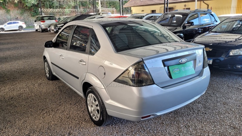 FIESTA 1.6 MPI CLASS SEDAN 8V FLEX 4P MANUAL - 2011 - CAXIAS DO SUL