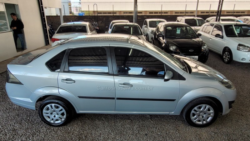 FIESTA 1.6 MPI CLASS SEDAN 8V FLEX 4P MANUAL - 2011 - CAXIAS DO SUL