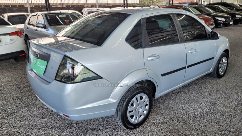 FIESTA 1.6 MPI CLASS SEDAN 8V FLEX 4P MANUAL - 2011 - CAXIAS DO SUL