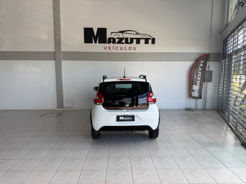 MOBI 1.0 TREKKING 8V FLEX 4P MANUAL - 2025 - BENTO GONçALVES