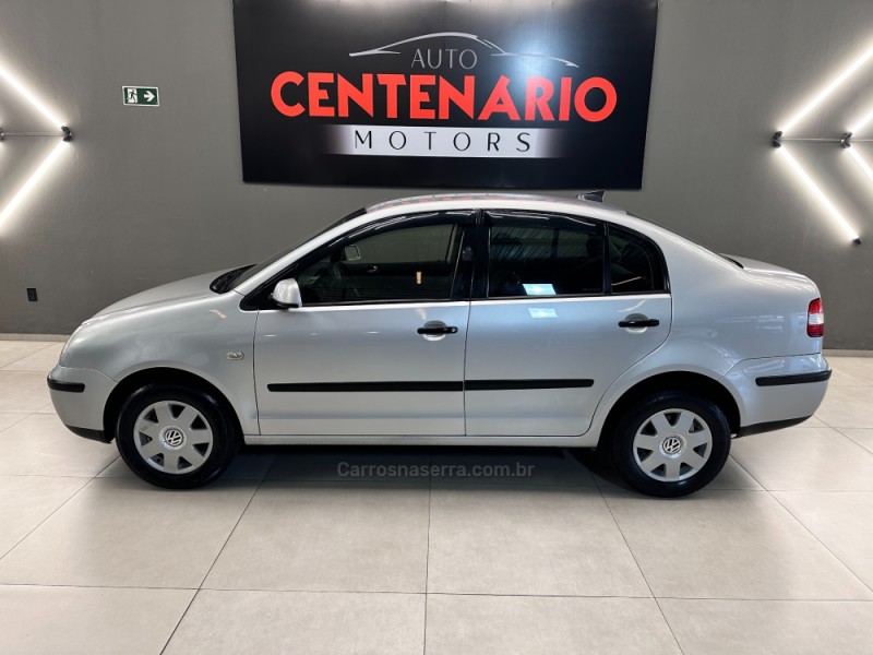 POLO SEDAN 1.6 8V GASOLINA 4P MANUAL - 2003 - SAPIRANGA