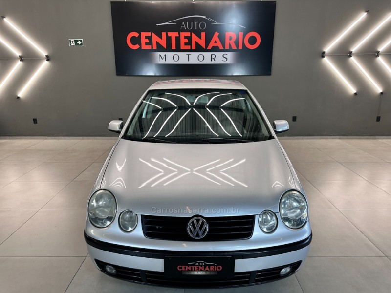 POLO SEDAN 1.6 8V GASOLINA 4P MANUAL - 2003 - SAPIRANGA