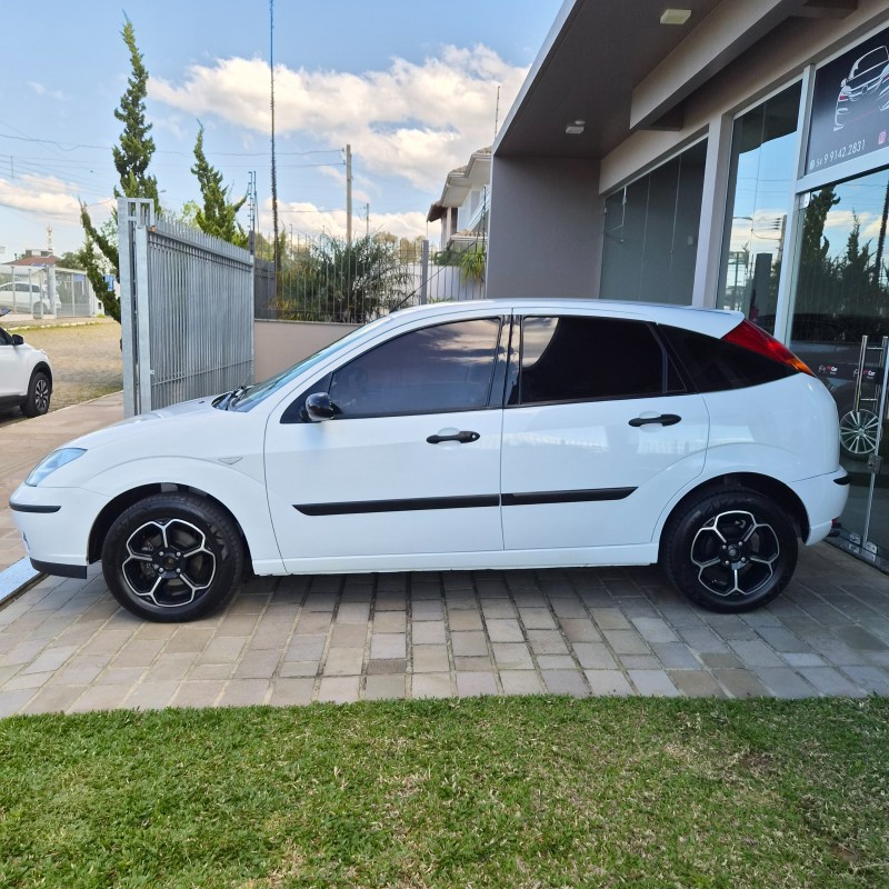 FOCUS 1.6 GL 8V GASOLINA 4P MANUAL - 2004 - BENTO GONçALVES