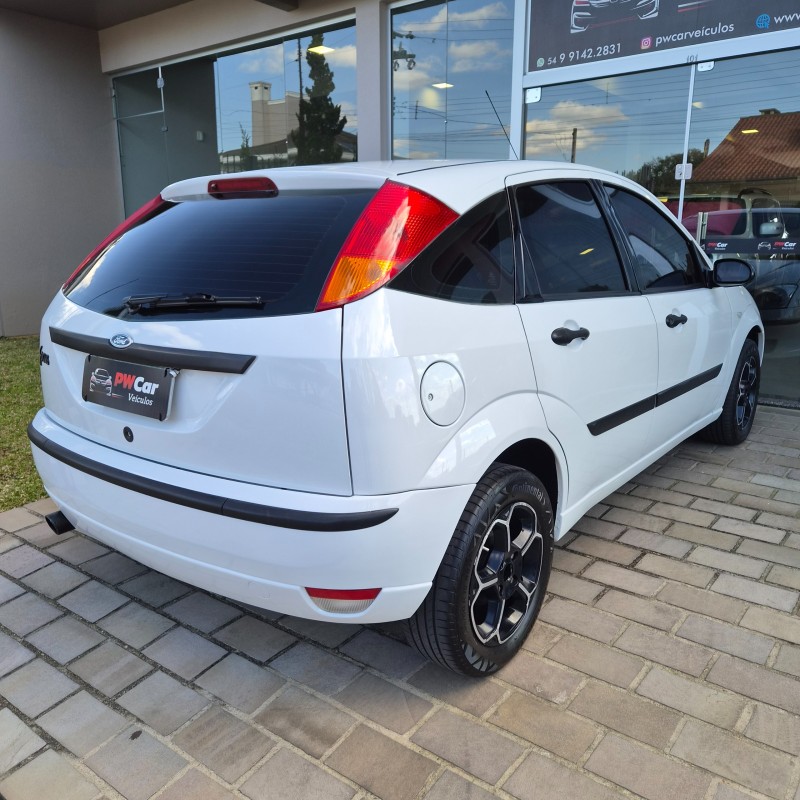 FOCUS 1.6 GL 8V GASOLINA 4P MANUAL - 2004 - BENTO GONçALVES