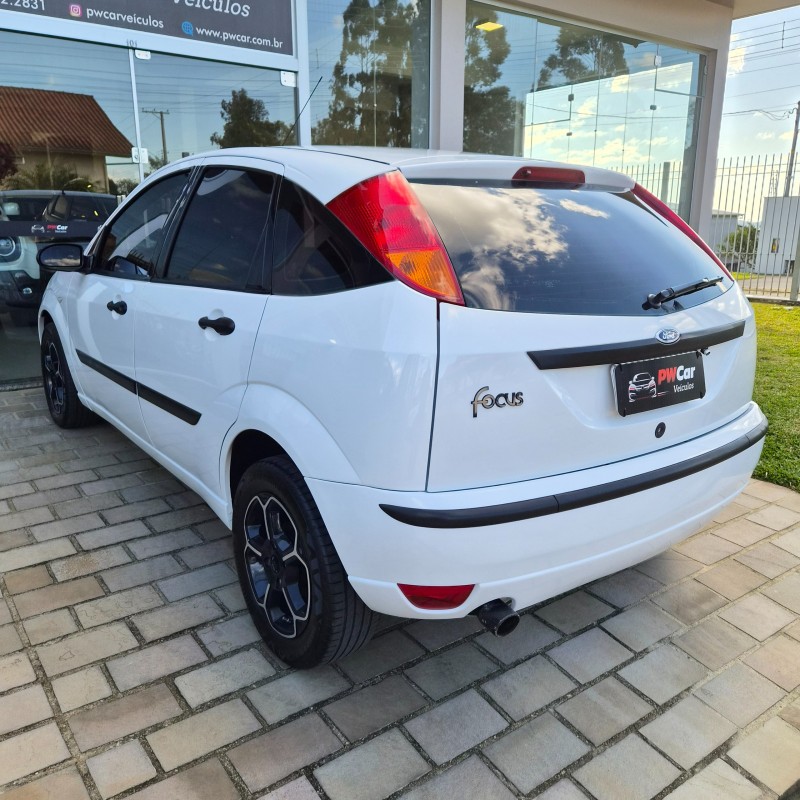 FOCUS 1.6 GL 8V GASOLINA 4P MANUAL - 2004 - BENTO GONçALVES