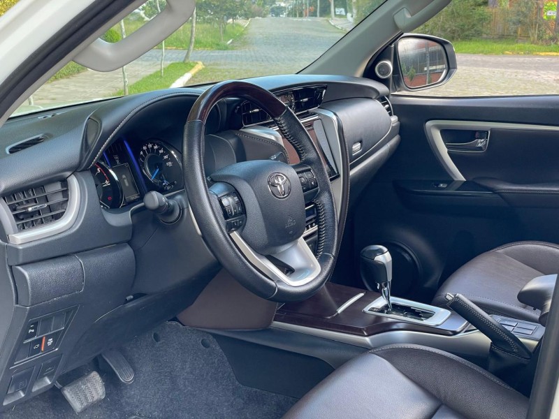 HILUX SW4 2.8 SRX 4X4 16V TURBO INTERCOOLER DIESEL 4P AUTOMÁTICO - 2019 - FARROUPILHA