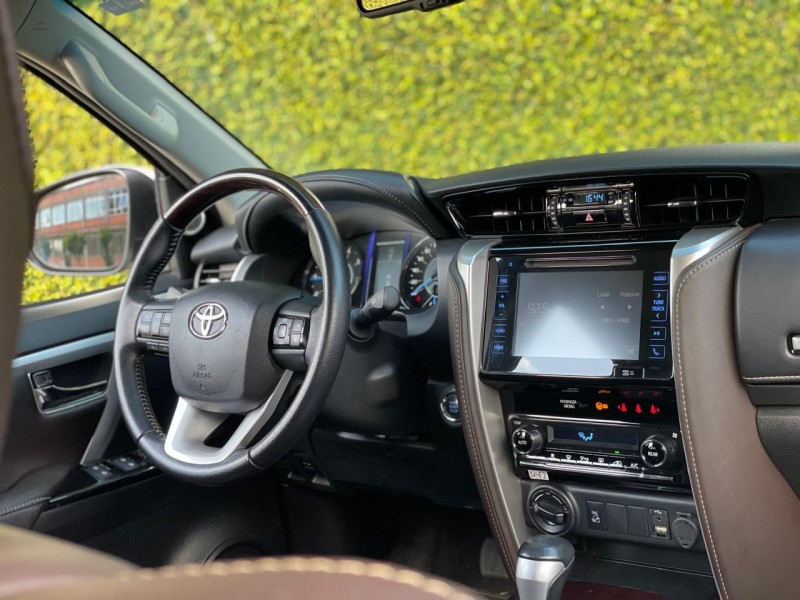 HILUX SW4 2.8 SRX 4X4 16V TURBO INTERCOOLER DIESEL 4P AUTOMÁTICO - 2019 - FARROUPILHA