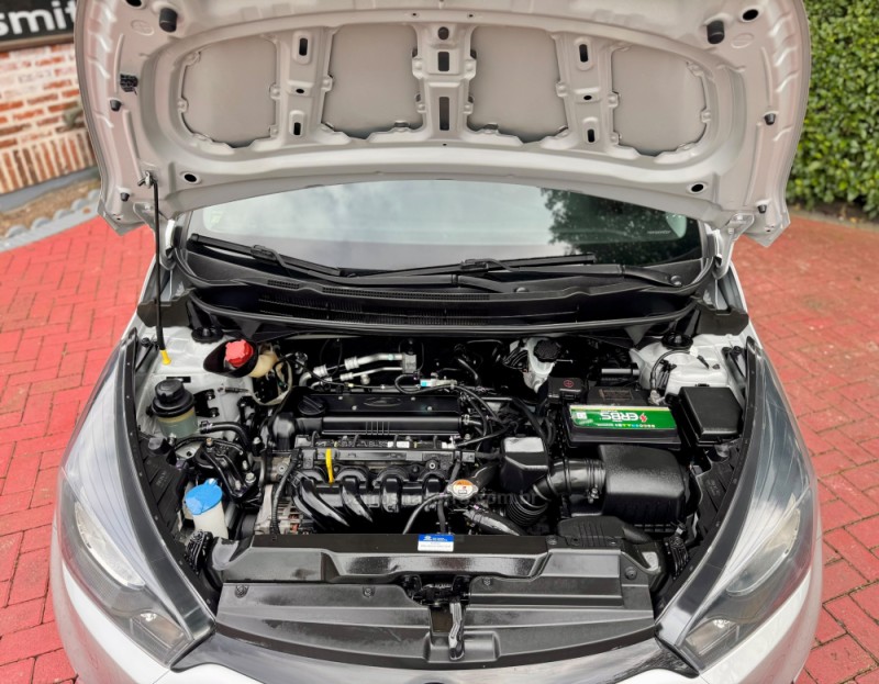 HB20S 1.6 COMFORT PLUS 16V FLEX 4P MANUAL - 2015 - ROLANTE