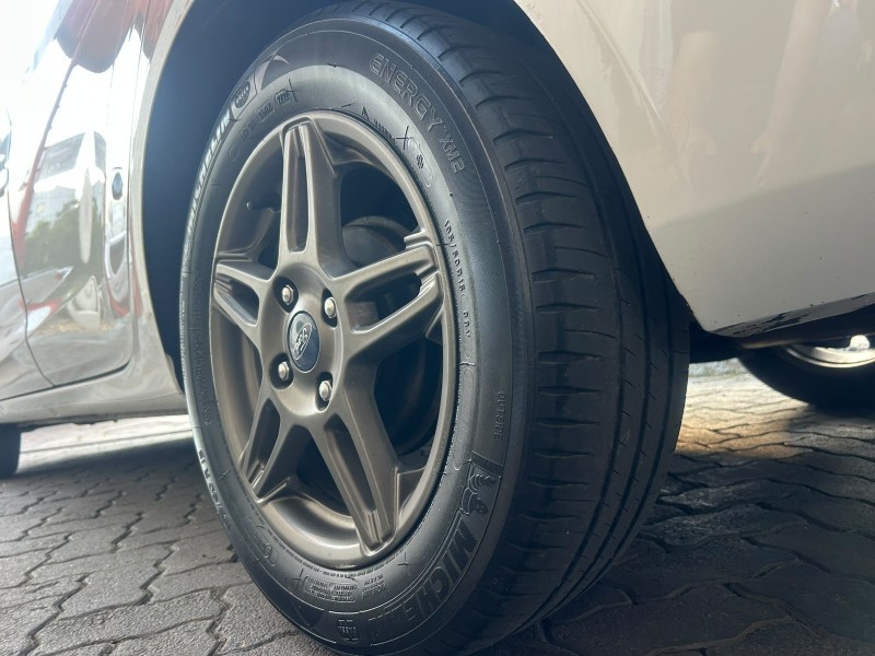 FIESTA 1.6 SEL HATCH 16V FLEX 4P MANUAL - 2019 - TRêS COROAS
