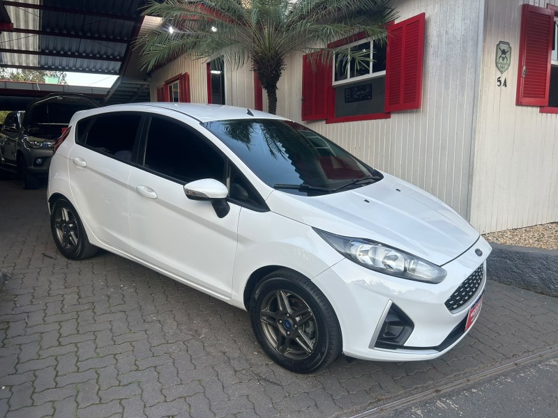fiesta 1.6 sel hatch 16v flex 4p manual 2019 tres coroas