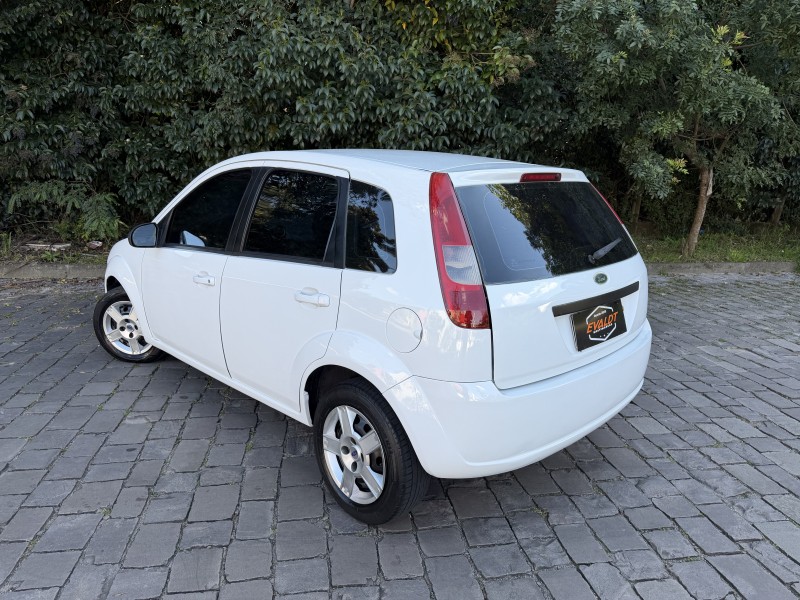 FIESTA 1.0 MPI PERSONNALITÉ 8V GASOLINA 4P MANUAL - 2005 - CAXIAS DO SUL