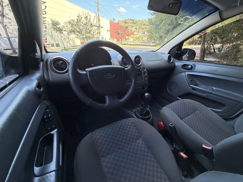 FIESTA 1.0 MPI PERSONNALITÉ 8V GASOLINA 4P MANUAL - 2005 - CAXIAS DO SUL