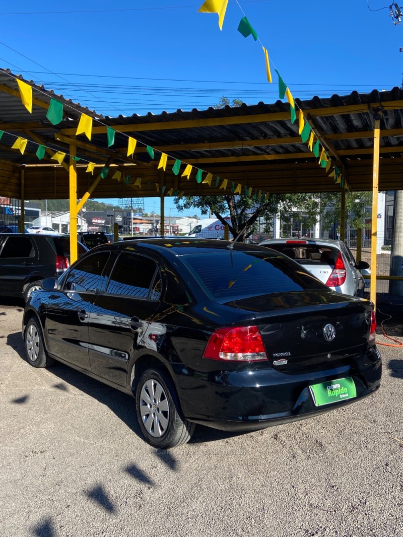 VOYAGE 1.0 MI 8V FLEX 4P MANUAL - 2010 - SAPIRANGA