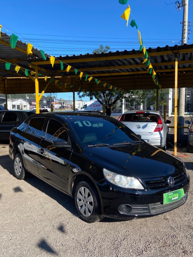 VOYAGE 1.0 MI 8V FLEX 4P MANUAL - 2010 - SAPIRANGA